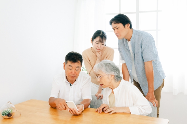 パスワードを家族で共有していないと、死後、残された家族が困る場合があります。