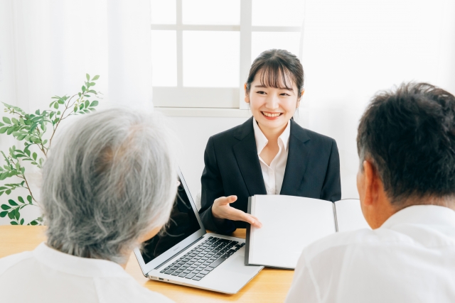 「終活」という言葉が広く知られるようになりましたが、サポートの内容を知らないと、トラブルにつながることもあります。