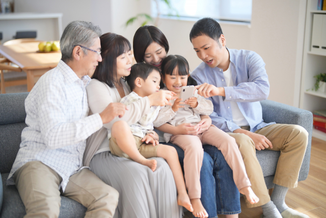デジタル時代においてパスワードリストは必要ですが、自分にあった方法で管理することで、安心した将来につながります。