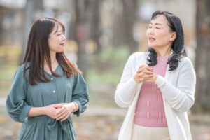 ネットバンクのデジタル遺品トラブルを避けるためには、利用銀行を家族に伝えておく必要があります。