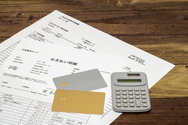 死後、家族のもとへサブスクの請求書が届き、課金が続くトラブルのj被害事例から原因と予防策を解説します。